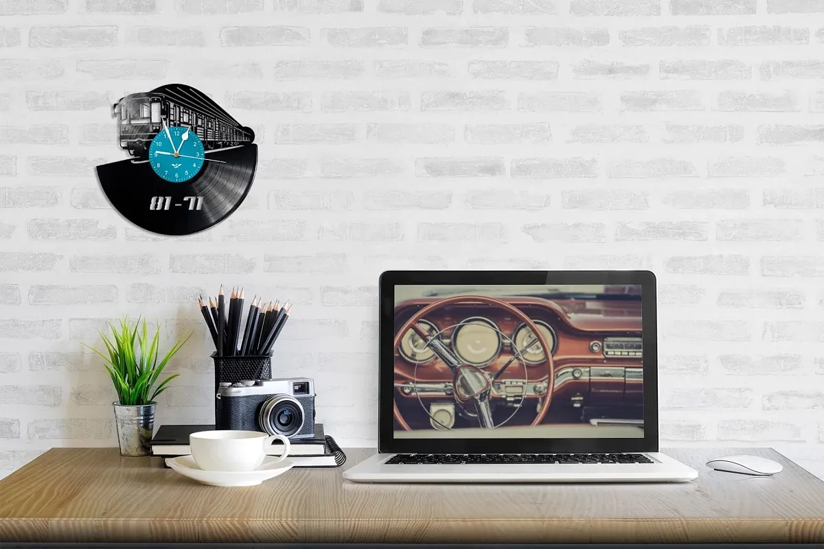 Orologio di disco in vinile con motivo Metro 81-71