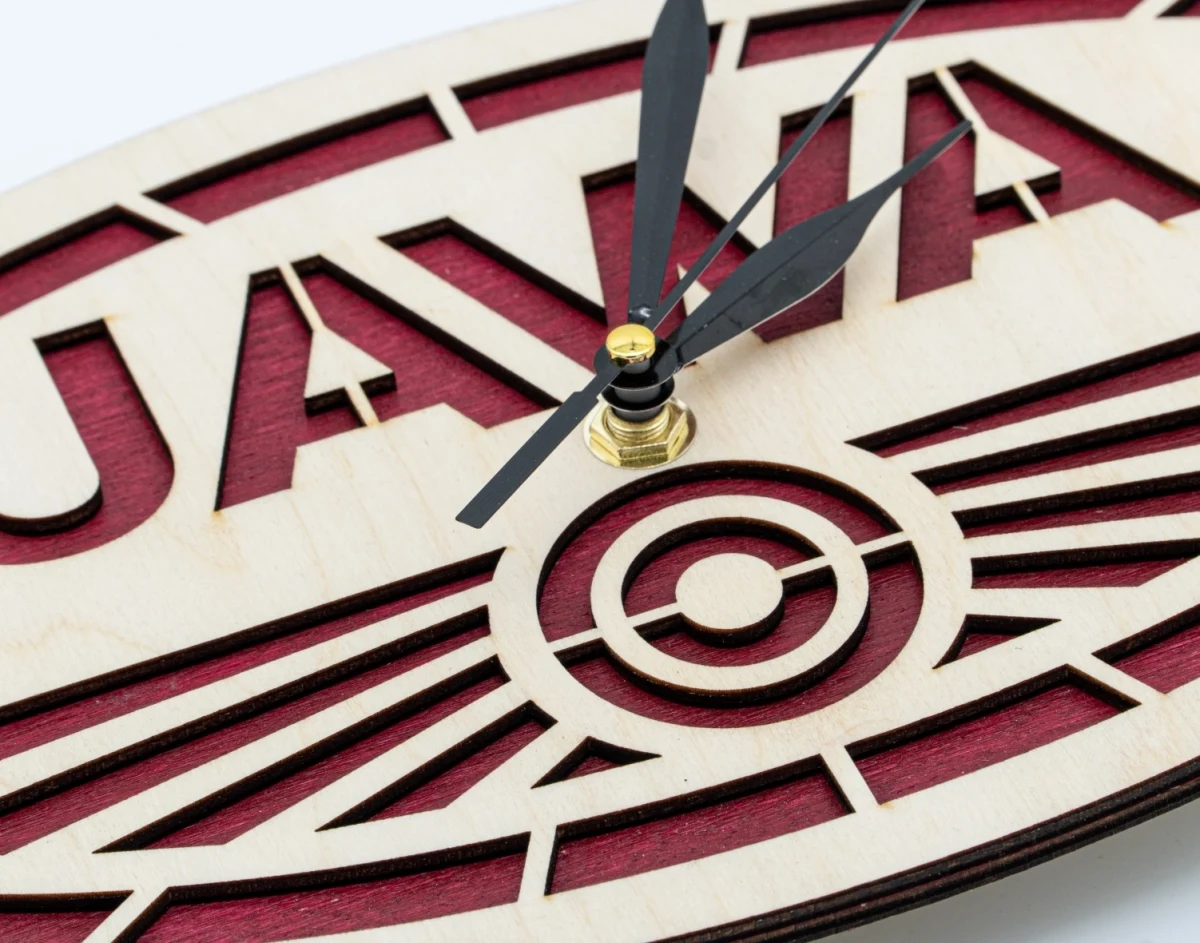 268_drevene-hodiny-logo-jawa-03