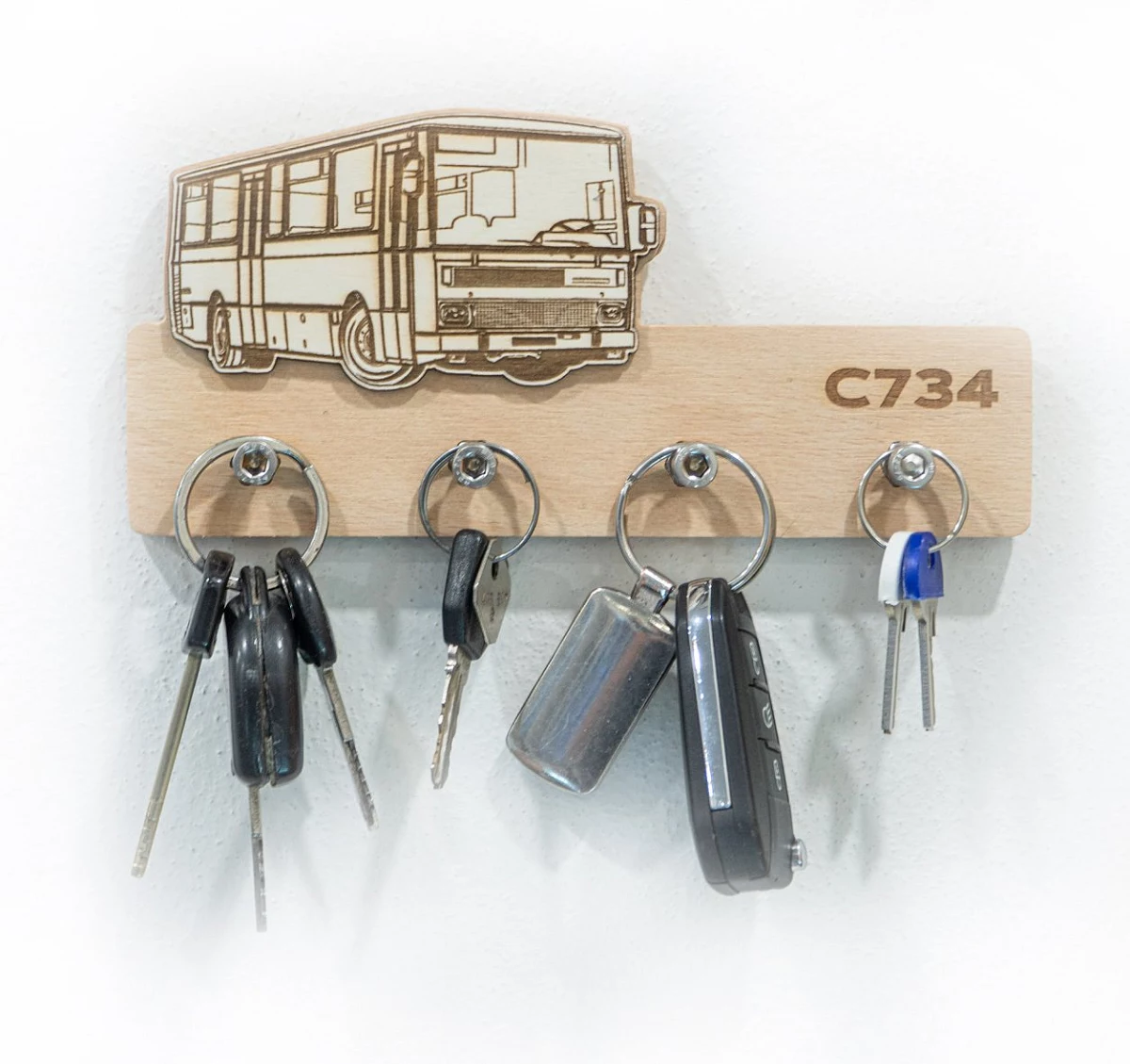 Appendichiavi in legno la autobus C734